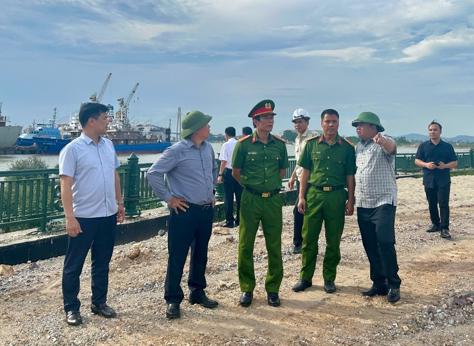 Công an phường Minh Khai: Phát huy vai trò nòng cốt trong phòng, chống và khắc phục hậu quả bão số 3